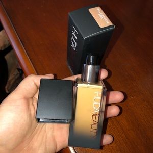 Huda Beauty Faux Filter Foundation